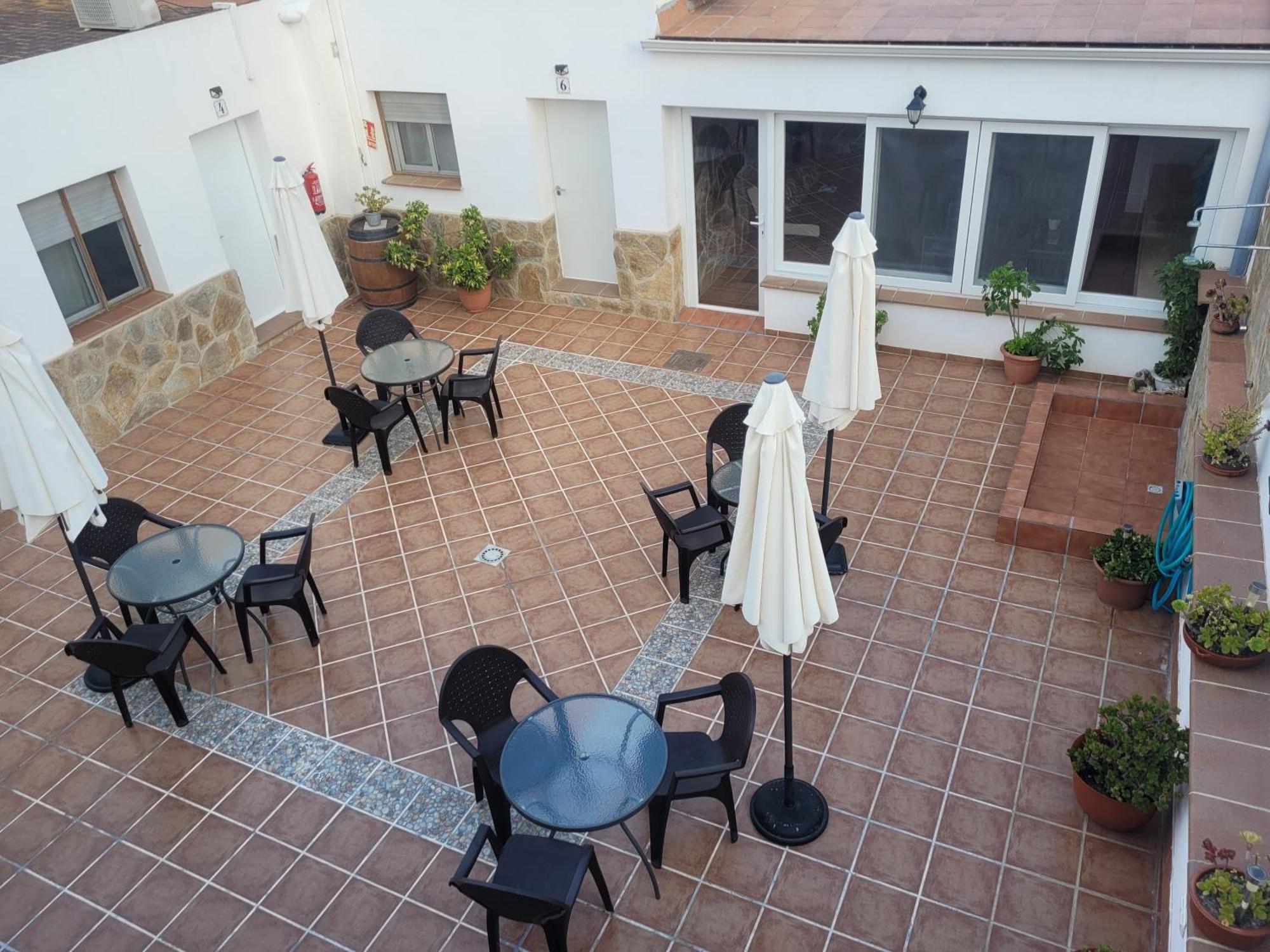 La Llar De Laura Guest House เอลโปเบลโนว เดล เดลตา ภายนอก รูปภาพ