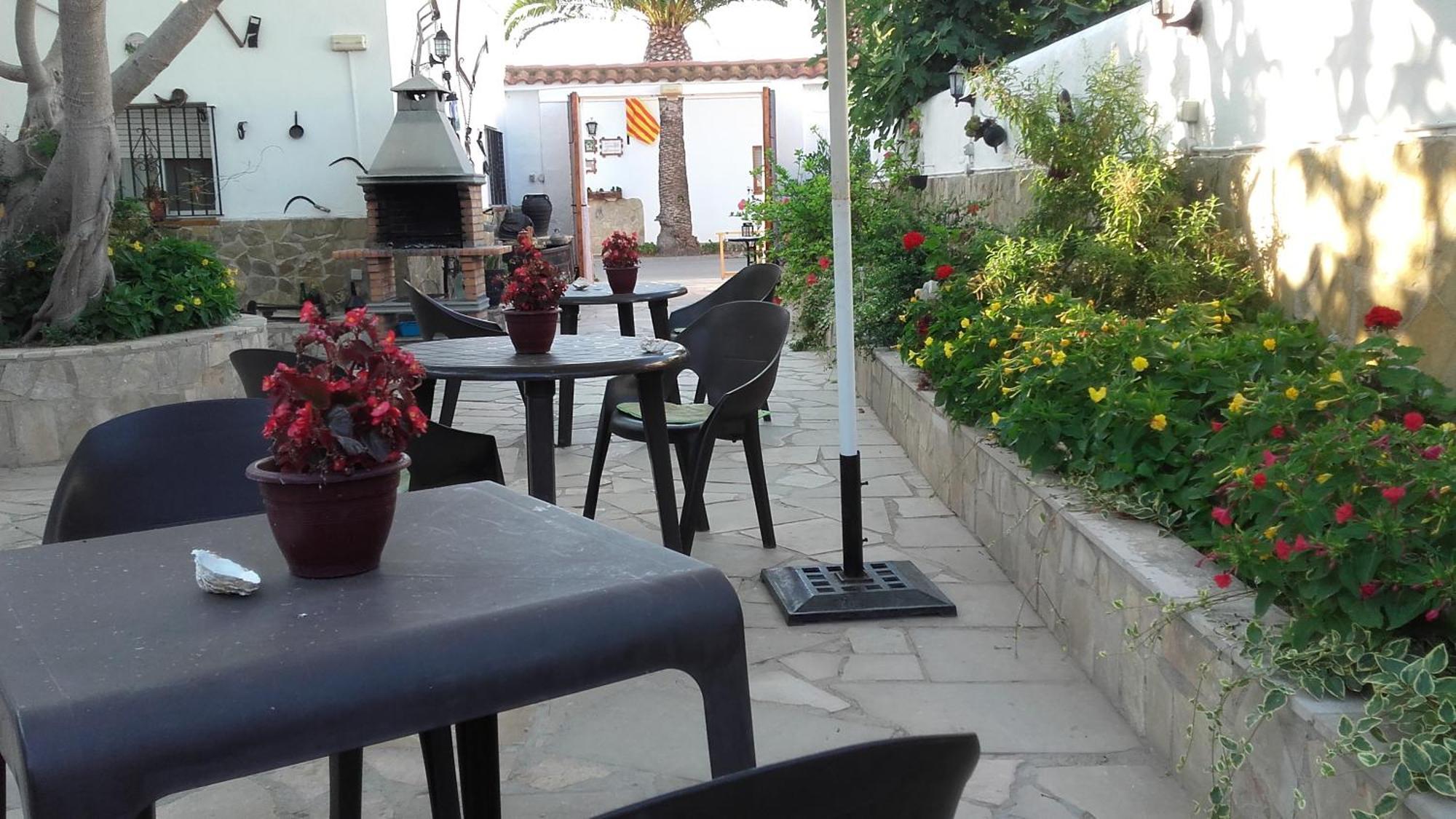 La Llar De Laura Guest House เอลโปเบลโนว เดล เดลตา ภายนอก รูปภาพ