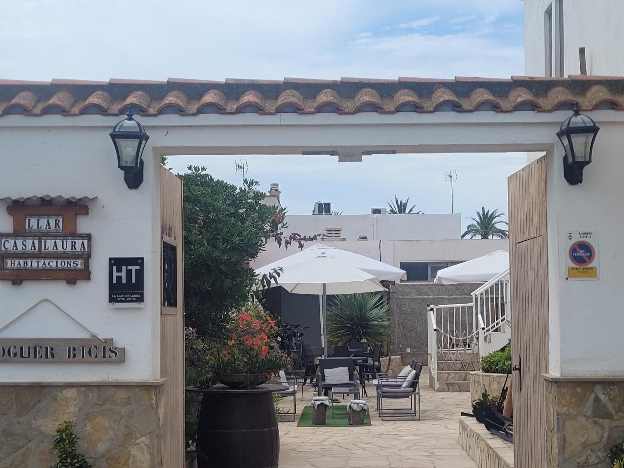 La Llar De Laura Guest House เอลโปเบลโนว เดล เดลตา ภายนอก รูปภาพ
